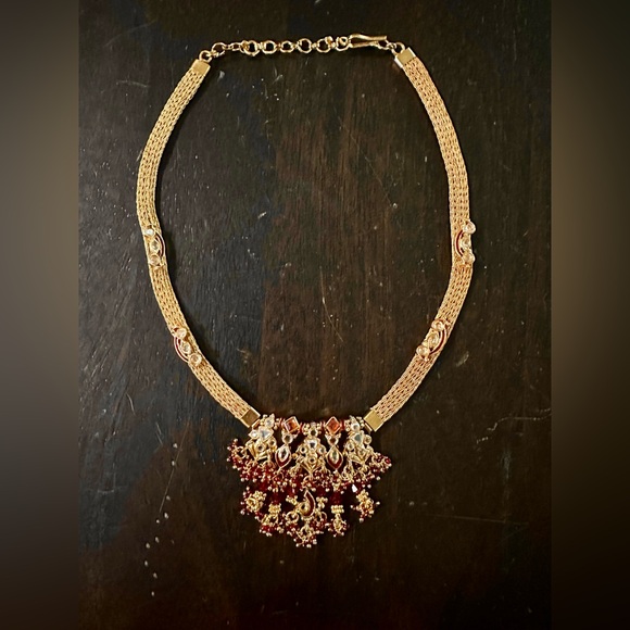 Gold Necklace & Earrings set - Picture 2 of 9